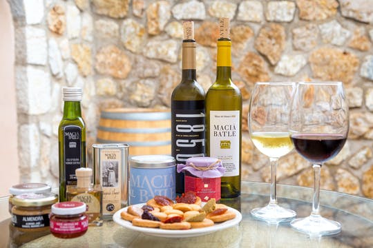 Visita a la bodega Macià Batle con degustación