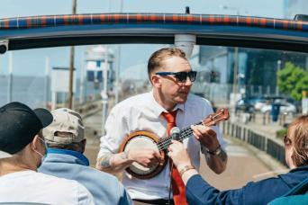 利物浦隨上隨下巴士遊覽及披頭士音樂之旅