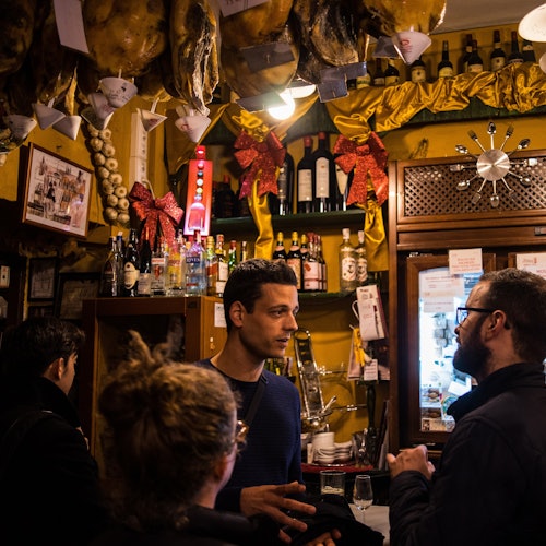 Seville: Wine and Gourmet Tapas Tour