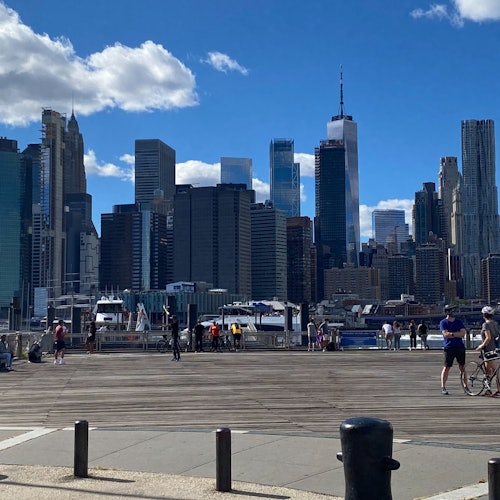 New York: Brooklyn Bridge & DUMBO Guided Walking Tour in Spanish