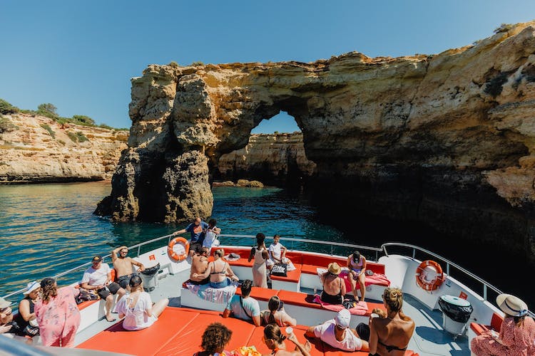 Excursión guiada en barco a cuevas y costa desde Albufeira