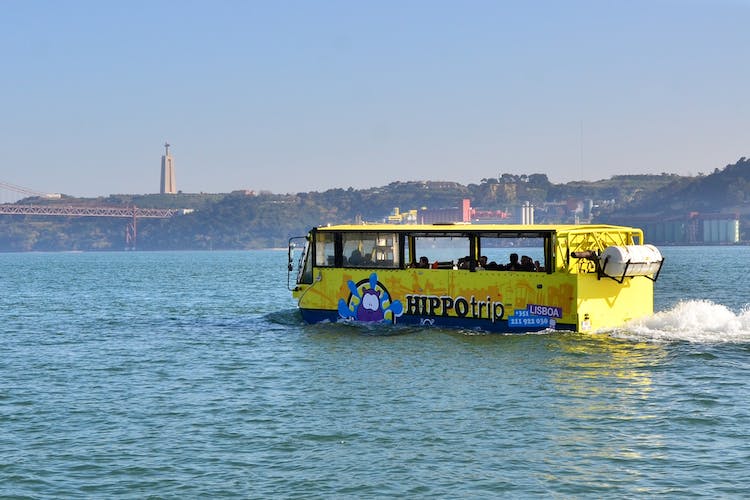 90 minutes amphibious bus guided tour in Lisbon