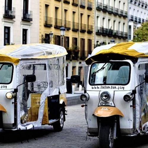 Madrid: Visita guiada de 1,5 horas en Tuk Tuk Eléctrico