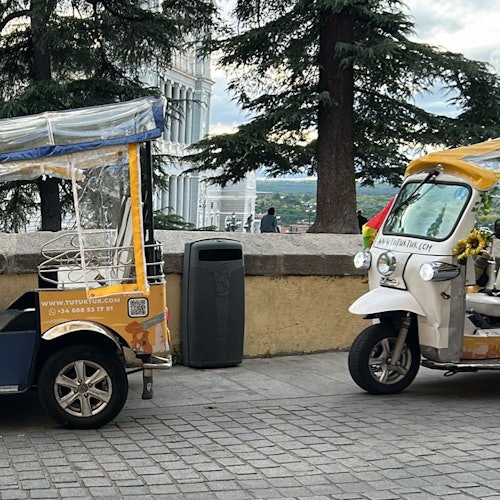 Madrid: Visita guiada de 3 horas en Tuk Tuk Eléctrico