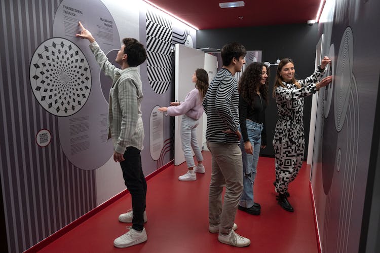 Entradas al Museo Paradox de Barcelona