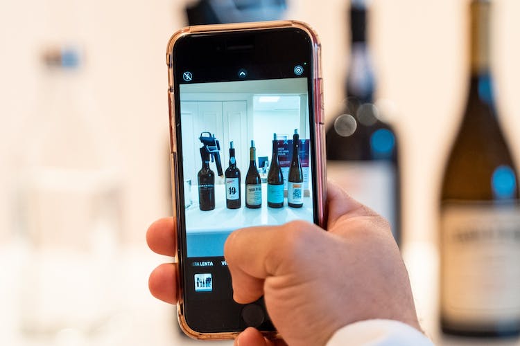 Personalized tasting experience at WOW Wine School