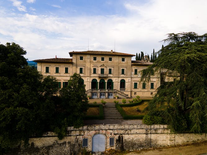 Chianti wine tour, the 5 nuances of Tuscan red