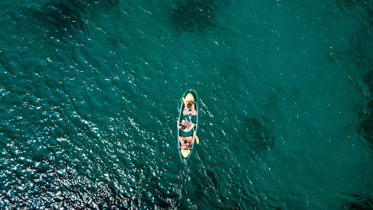 Excursión de un día en catamarán de lujo a las islas Phi Phi desde Phuket