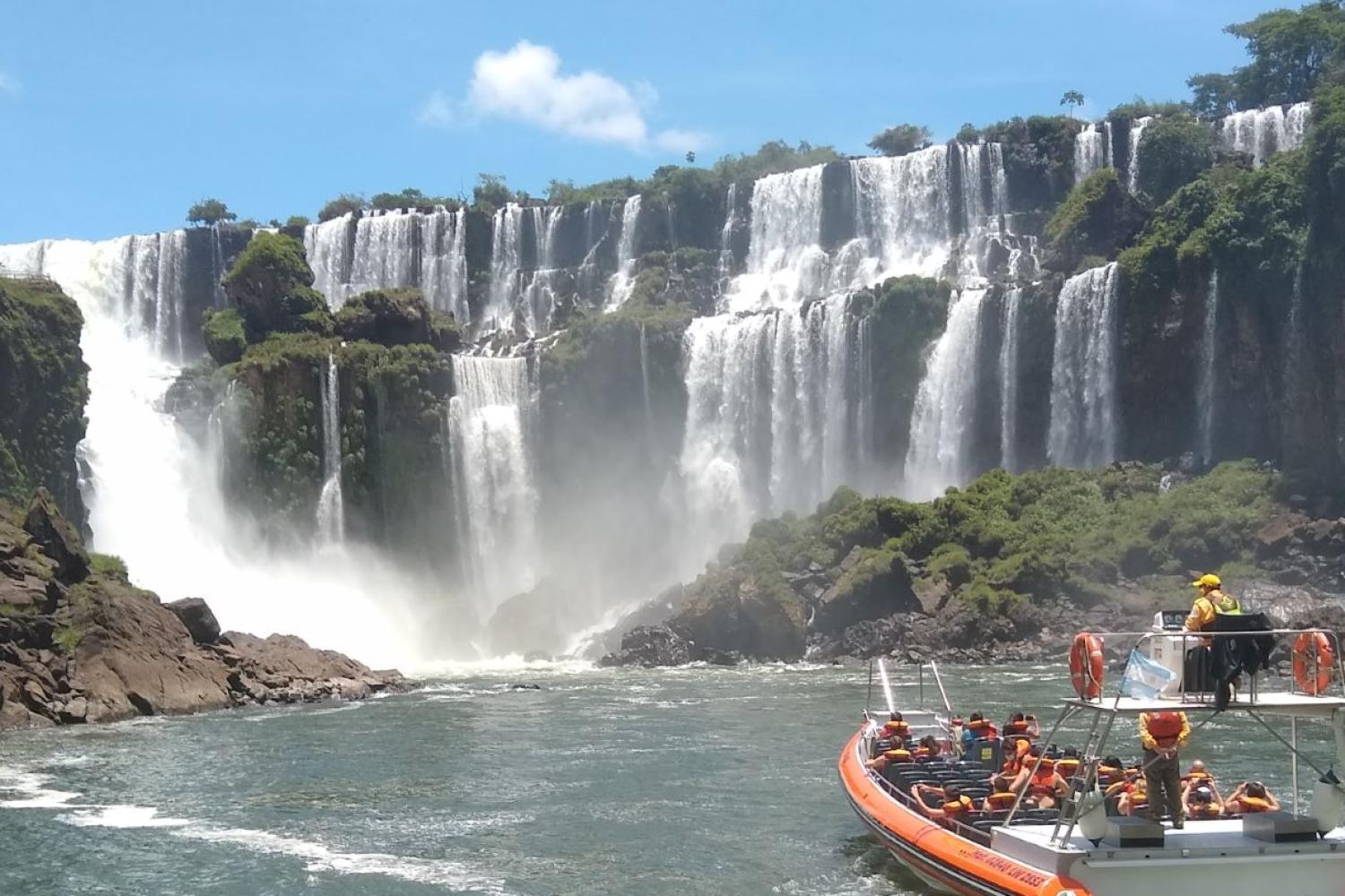 Iguazu Şelaleleri Günübirlik tur Puerto Iguazu'dan Tekne turu ile