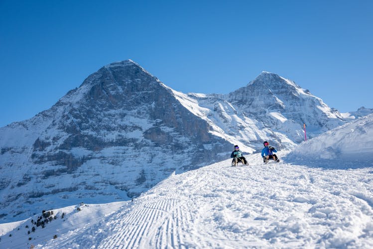 Divertido día en la nieve en Titlis excursión privada desde Zúrich