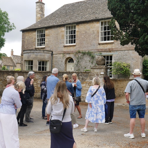 Bampton: Downton Abbey Filming Locations Guided Tour + Highclere Castle Entry