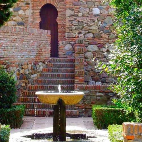Málaga: Visita guiada al Barrio Musulmán en español + Entrada sin colas a la Alcazaba