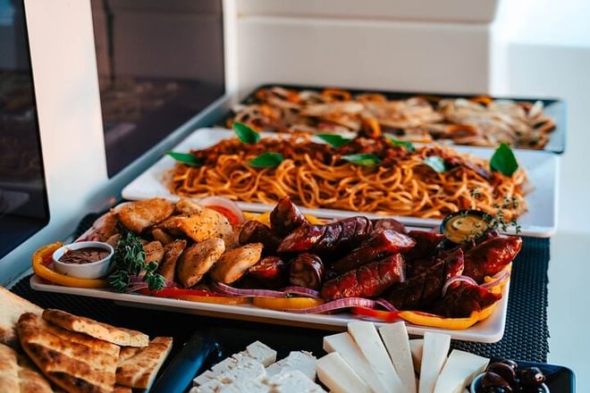 Katamarankryssning med BBQ och Öppen Bar från Vlychada