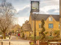 Churchill War Rooms & Blenheim Palace Day Trip