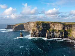 Excursión a los acantilados de Moher, castillo de Bunratty y Ennis