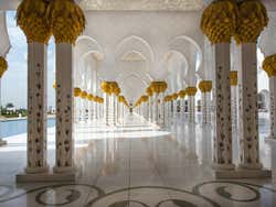 Excursión a la Gran Mezquita y el Louvre de Abu Dhabi