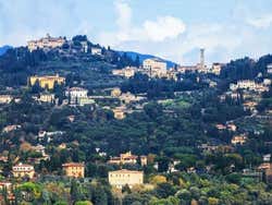 Electric Vespa Rental with Audio Guide