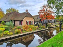 Zaanse Schans & Giethoorn Day Trip