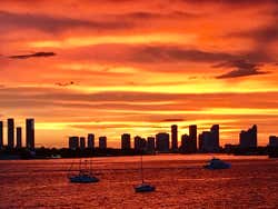 Paseo en barco al atardecer por Miami