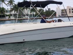 Alquiler de barco con patrón en Miami
