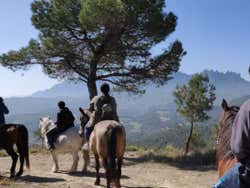 Paseo a caballo por Montserrat