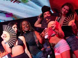 Fiesta en la discoteca Mandala Nightclub