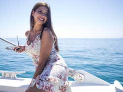 Paseo en catamarán al atardecer