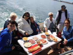 Paseo en yate al atardecer