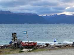 Excursión a Puerto Almanza y la laguna Victoria + Comida en el Canal Beagle