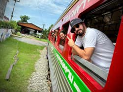 Excursión con audioguía al mercado flotante de Bangkok y al mercado sobre la vía