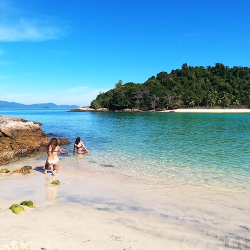 Angra dos Reis & Ilha Grande: Visita guiada desde Río de Janeiro + paseo en barco goleta