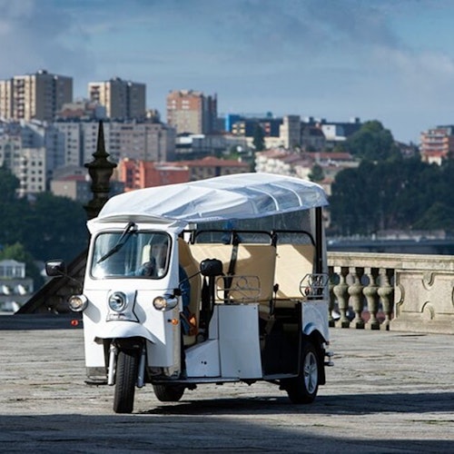 Porto: Private Electric Tuk Tuk Sightseeing Tour