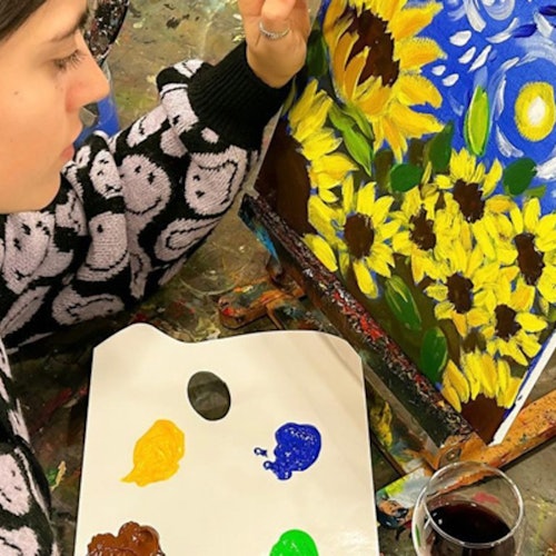 Valencia: Taller guiado de pintura y vino de la Academia Wine Gogh Glow