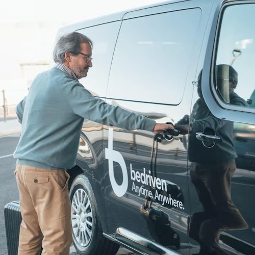 Porto: Private Transfer between Airport and City Center, Maia or Matosinhos