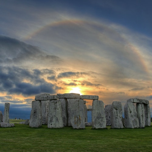 Stonehenge: Admission with Audio Guide + Premium Transport from London