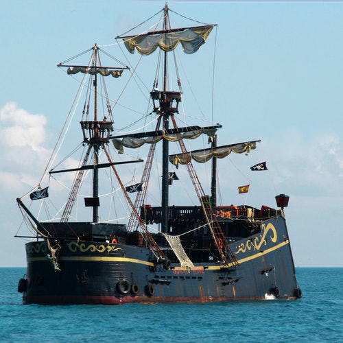 Cancún: Crucero Fiesta en Barco Pirata con Barra Libre