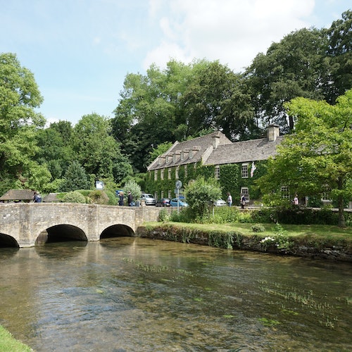 Cotswolds: Small Group Tour from London with Bourton-on-the-Water