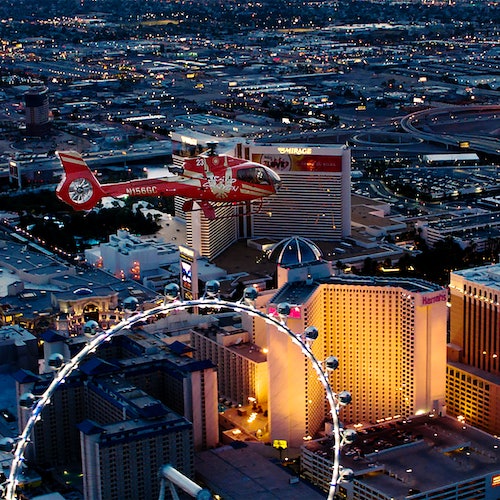 Strip de Las Vegas y Museo del Neón: Vuelo Nocturno en Helicóptero, Entrada + Traslado