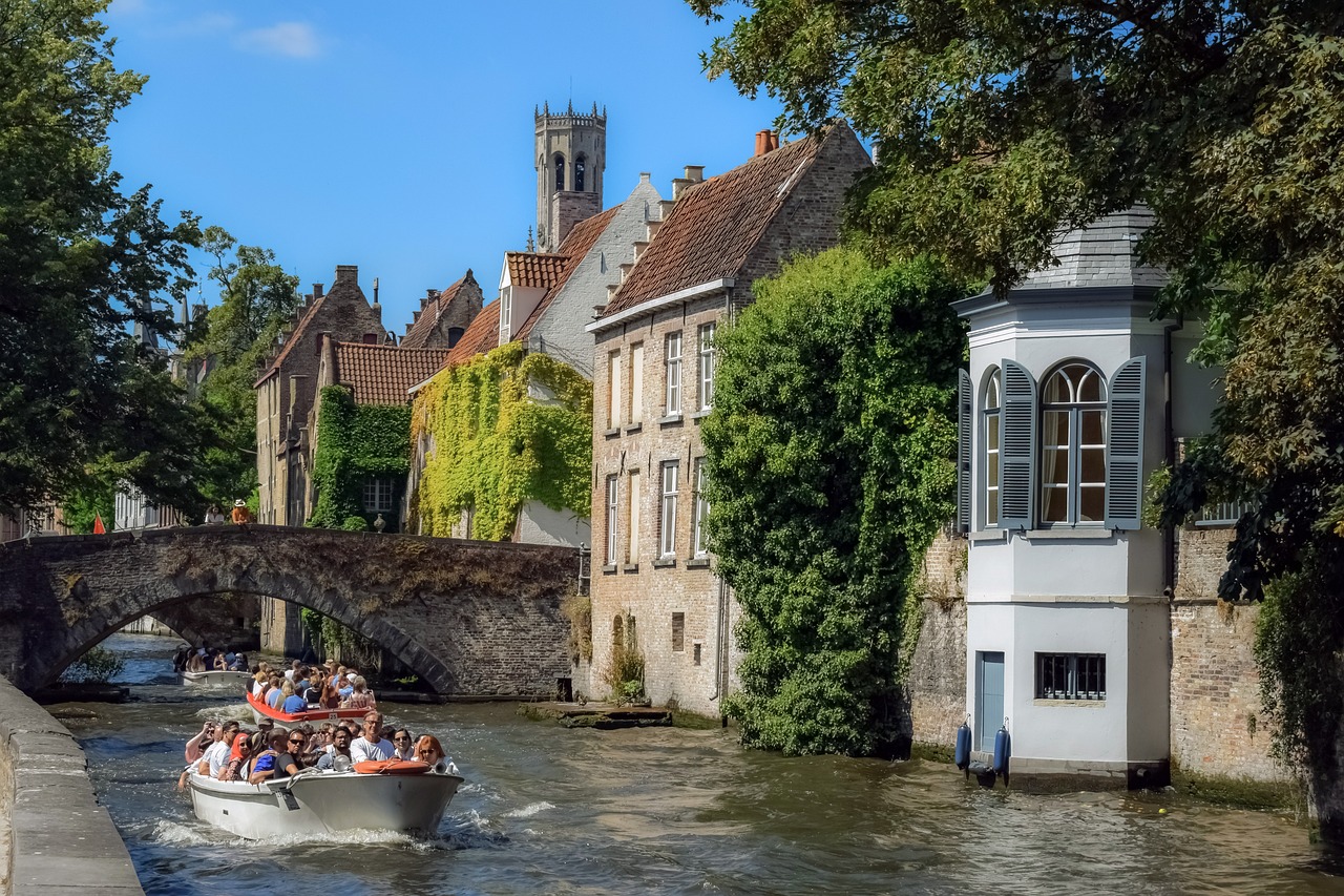 Bruges and Brussels Guided Day Trip from Paris