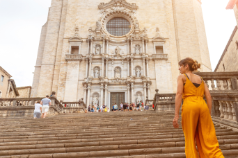Medieval Treasures & Costa Brava: Girona and Tossa de Mar from Barcelona