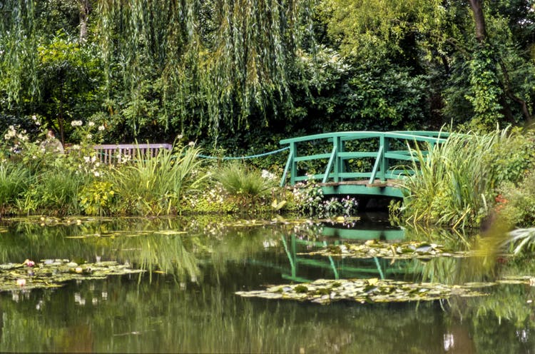 Visit Monet’s Giverny and Versailles in one day