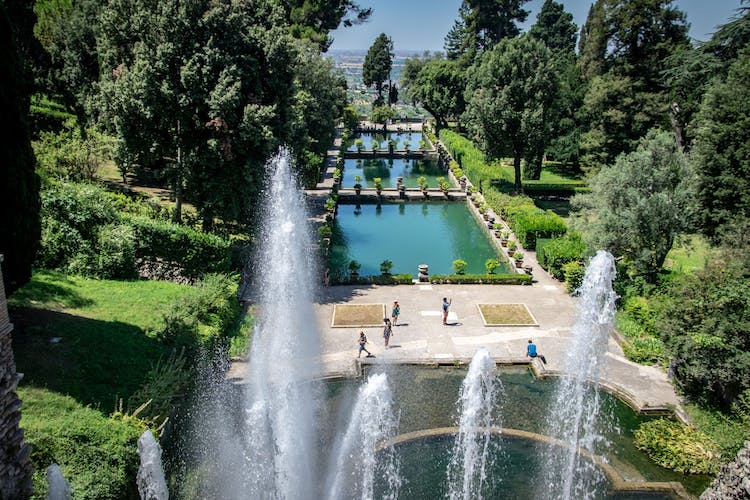 Villa d'Este and Hadrian's Villa Guided Tour with Transport to Tivoli